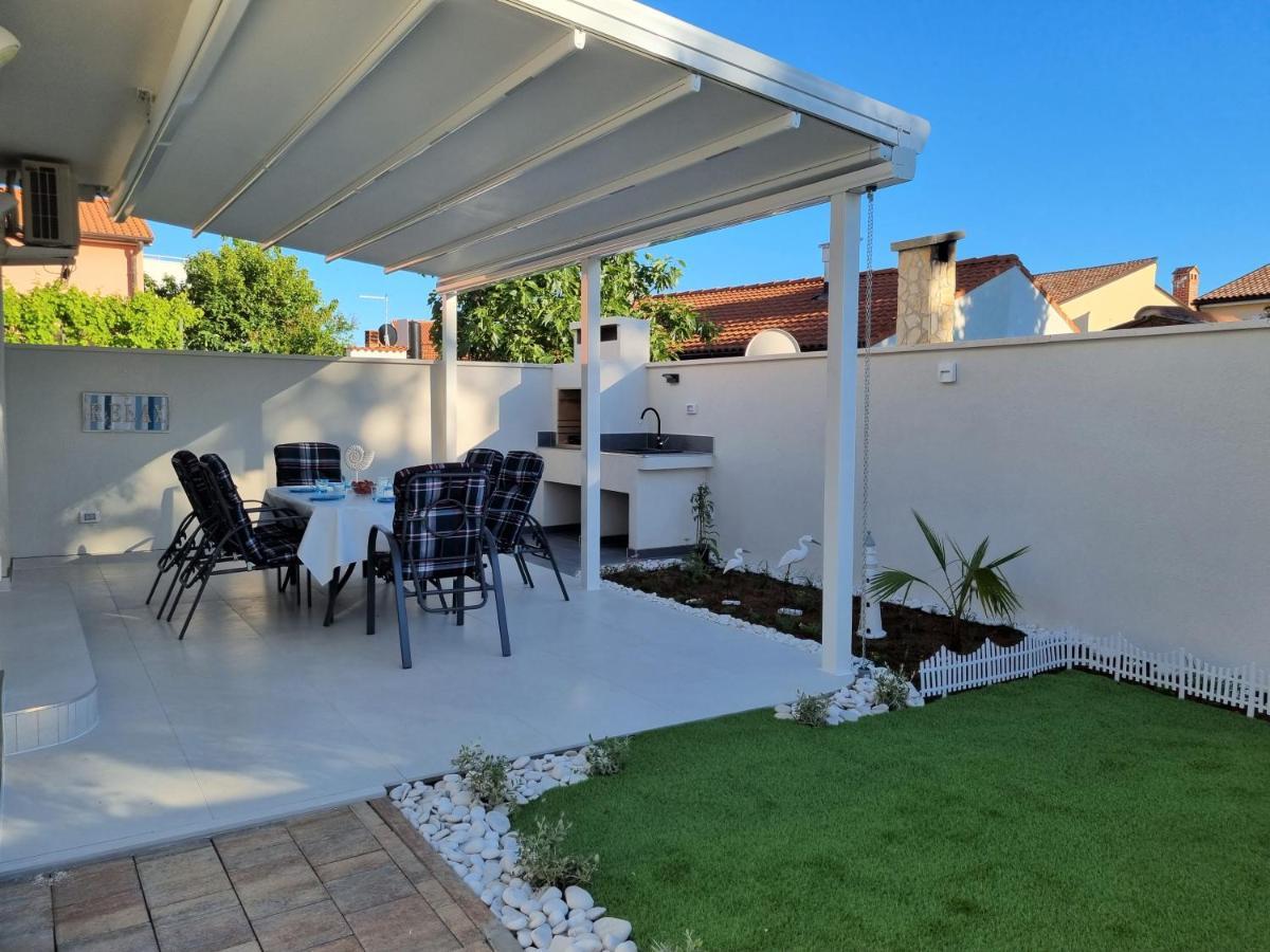 Villa White House Posesi Medulin Exterior foto