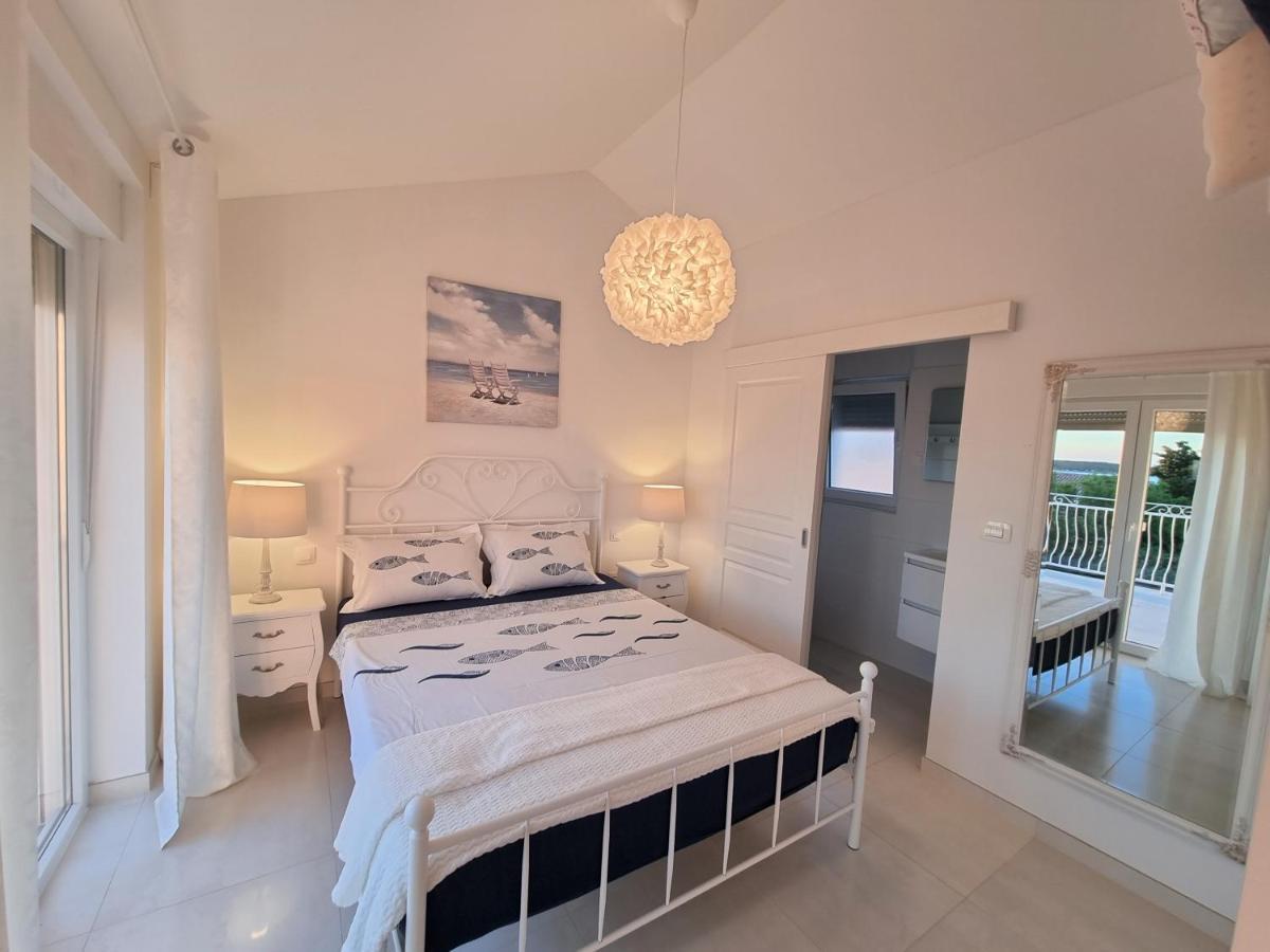 Villa White House Posesi Medulin Exterior foto