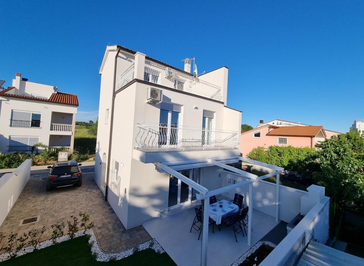 Villa White House Posesi Medulin Exterior foto